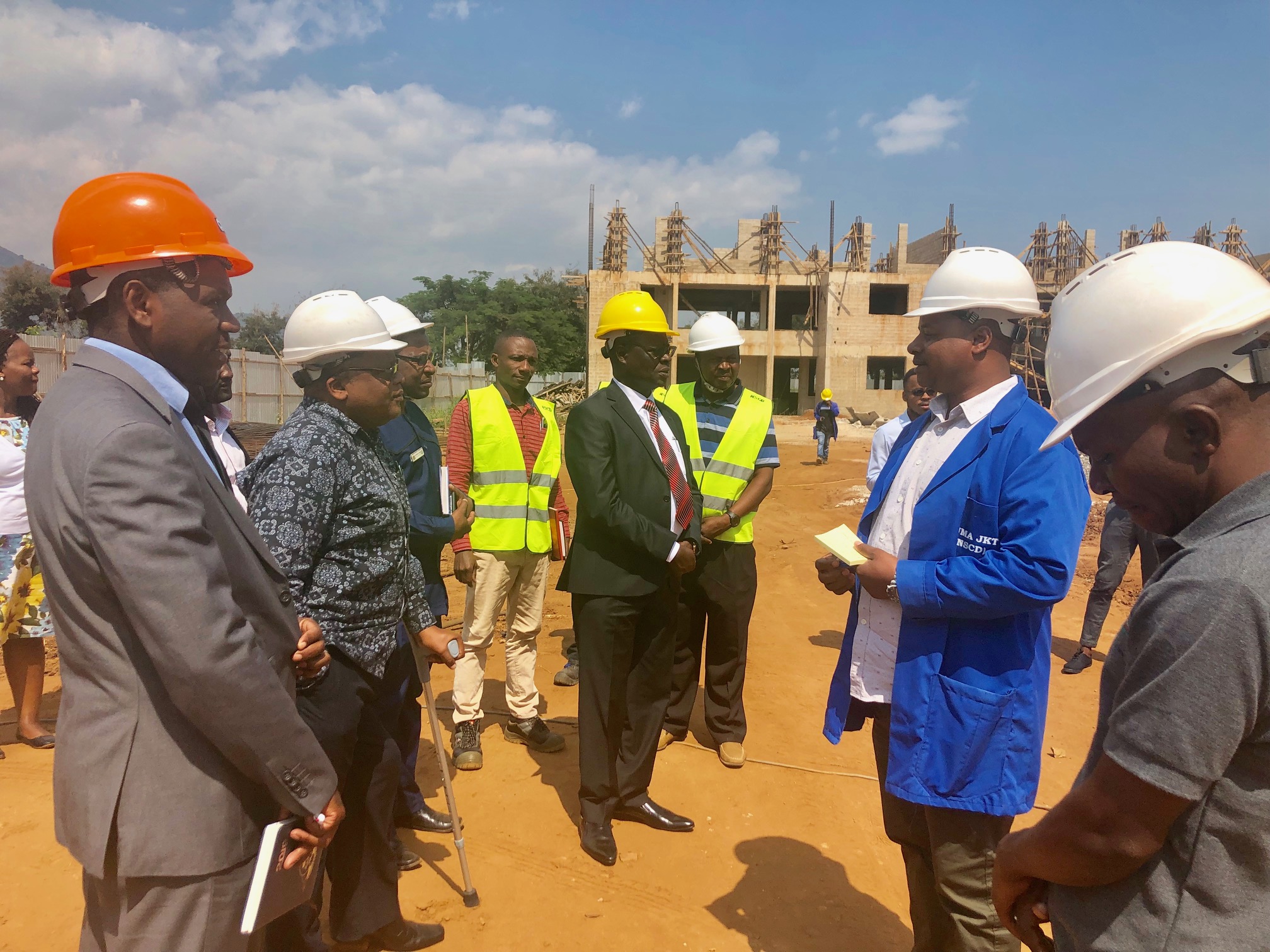 a new multipurpose laboratory building construction site