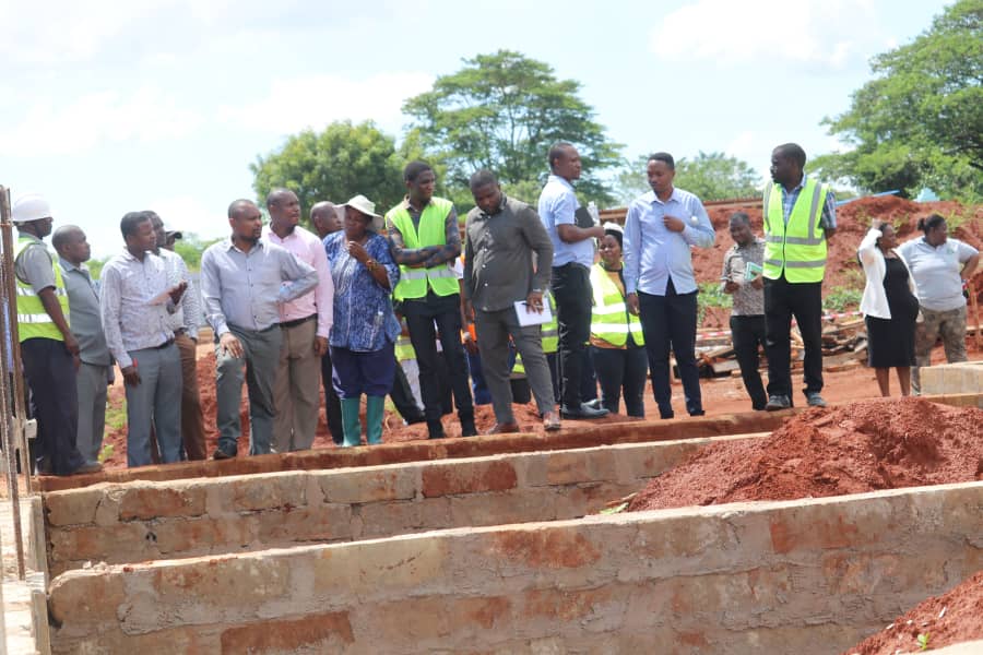 SUA Leaders Visit HEET Project Sites4